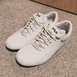 Fila size 9.5 womens sneakers